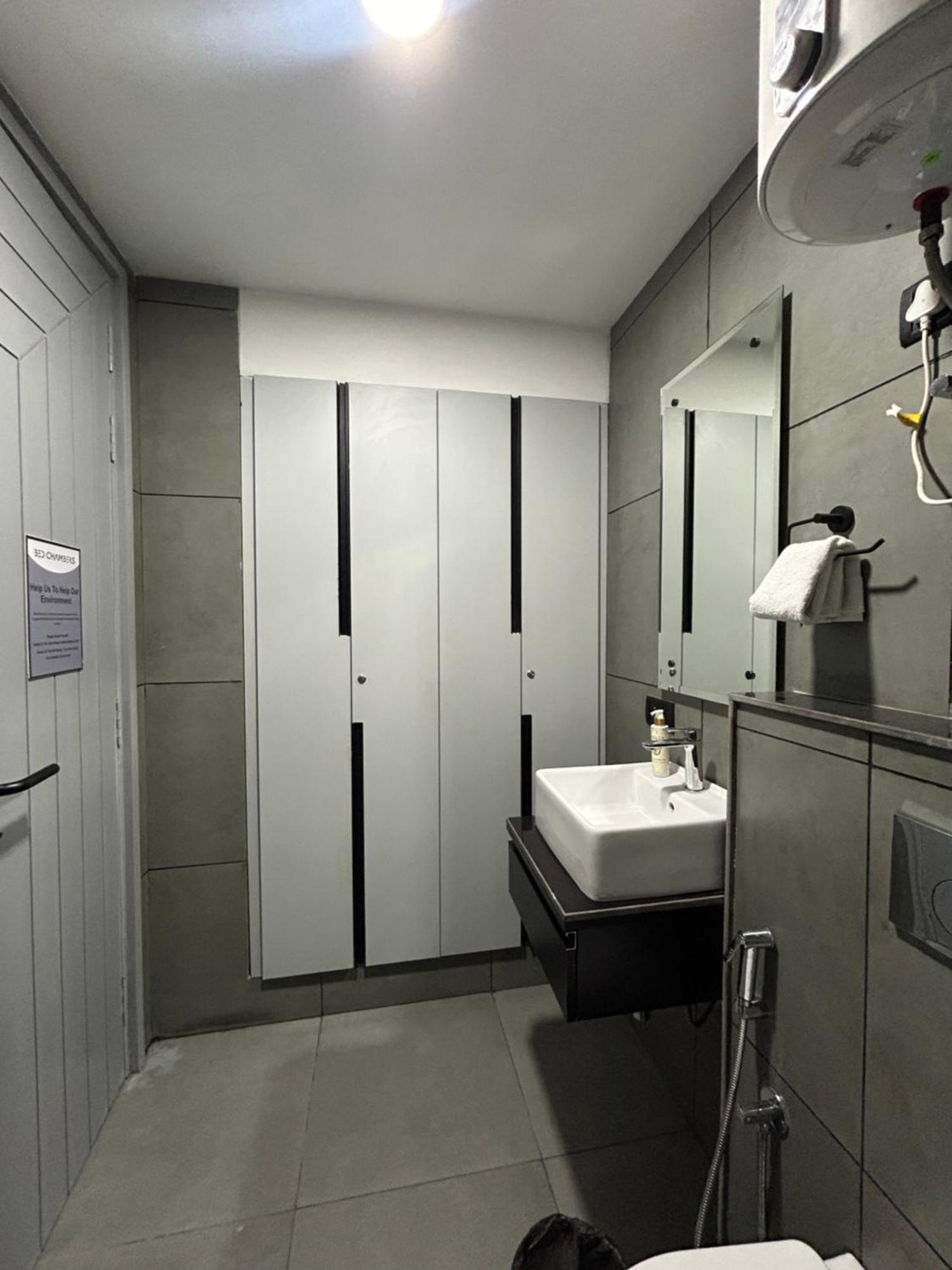 Bedchambers Luxury Apartment Near Golf Course Road 구르가온 외부 사진