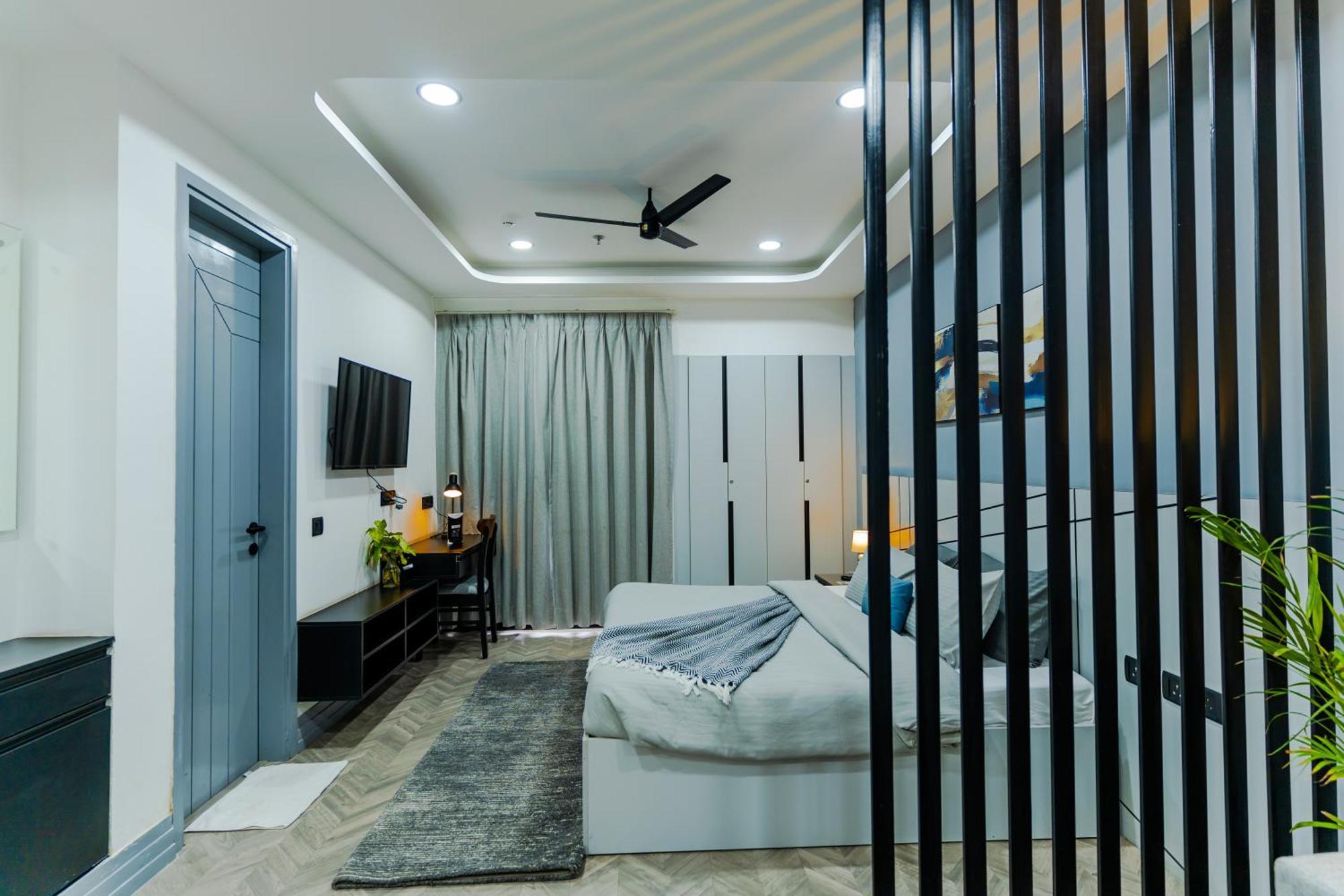 Bedchambers Luxury Apartment Near Golf Course Road 구르가온 외부 사진