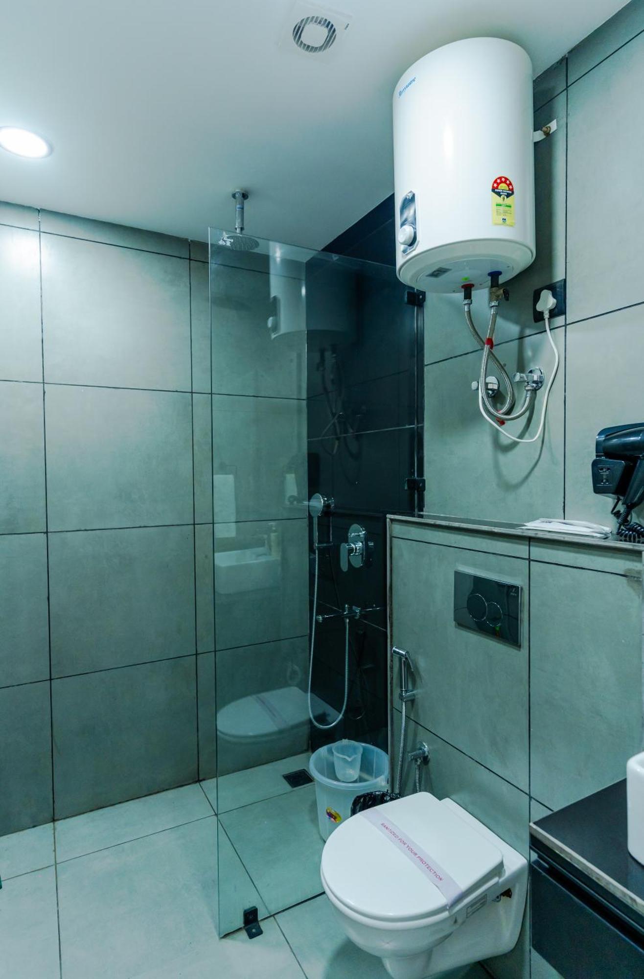 Bedchambers Luxury Apartment Near Golf Course Road 구르가온 외부 사진