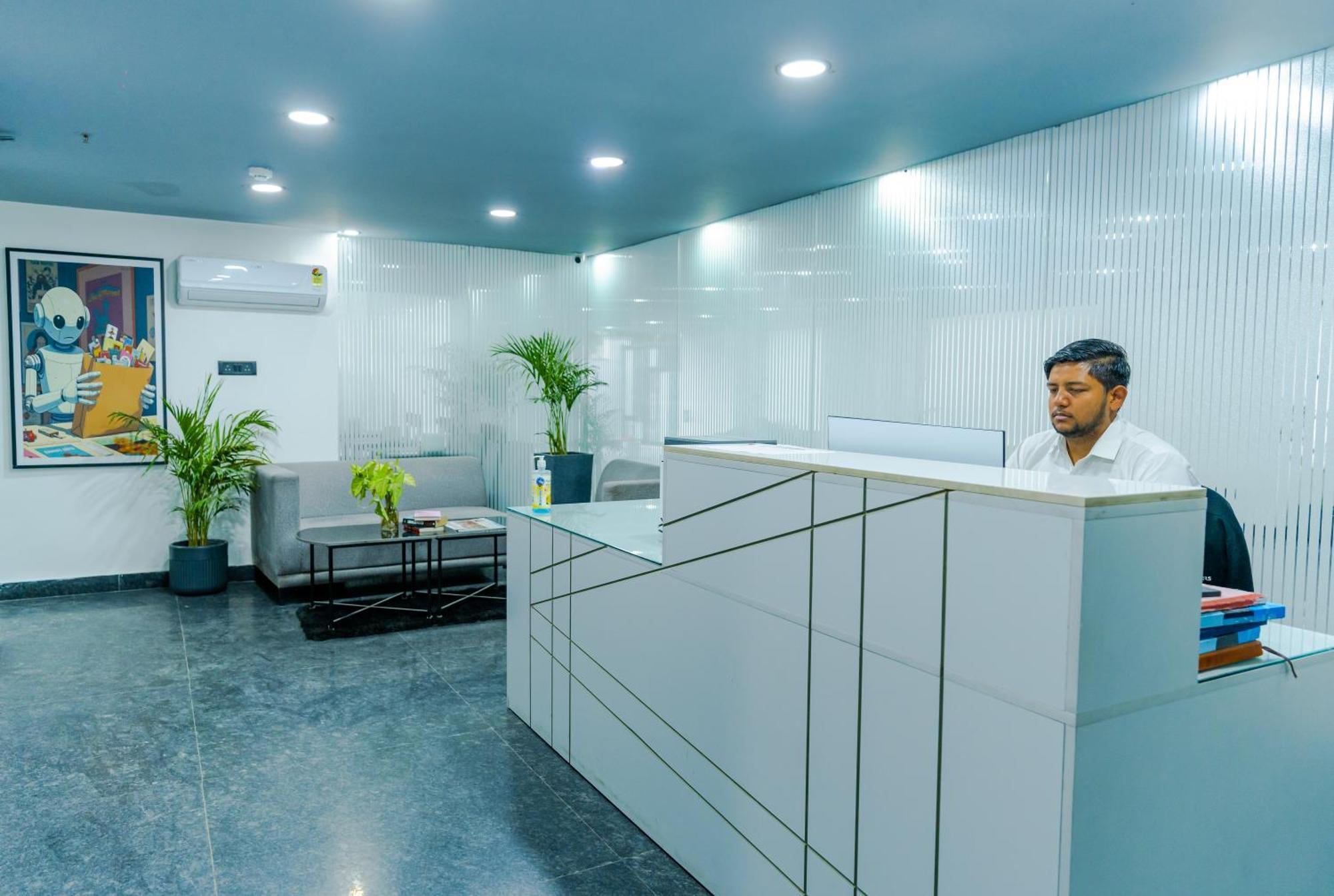 Bedchambers Luxury Apartment Near Golf Course Road 구르가온 외부 사진