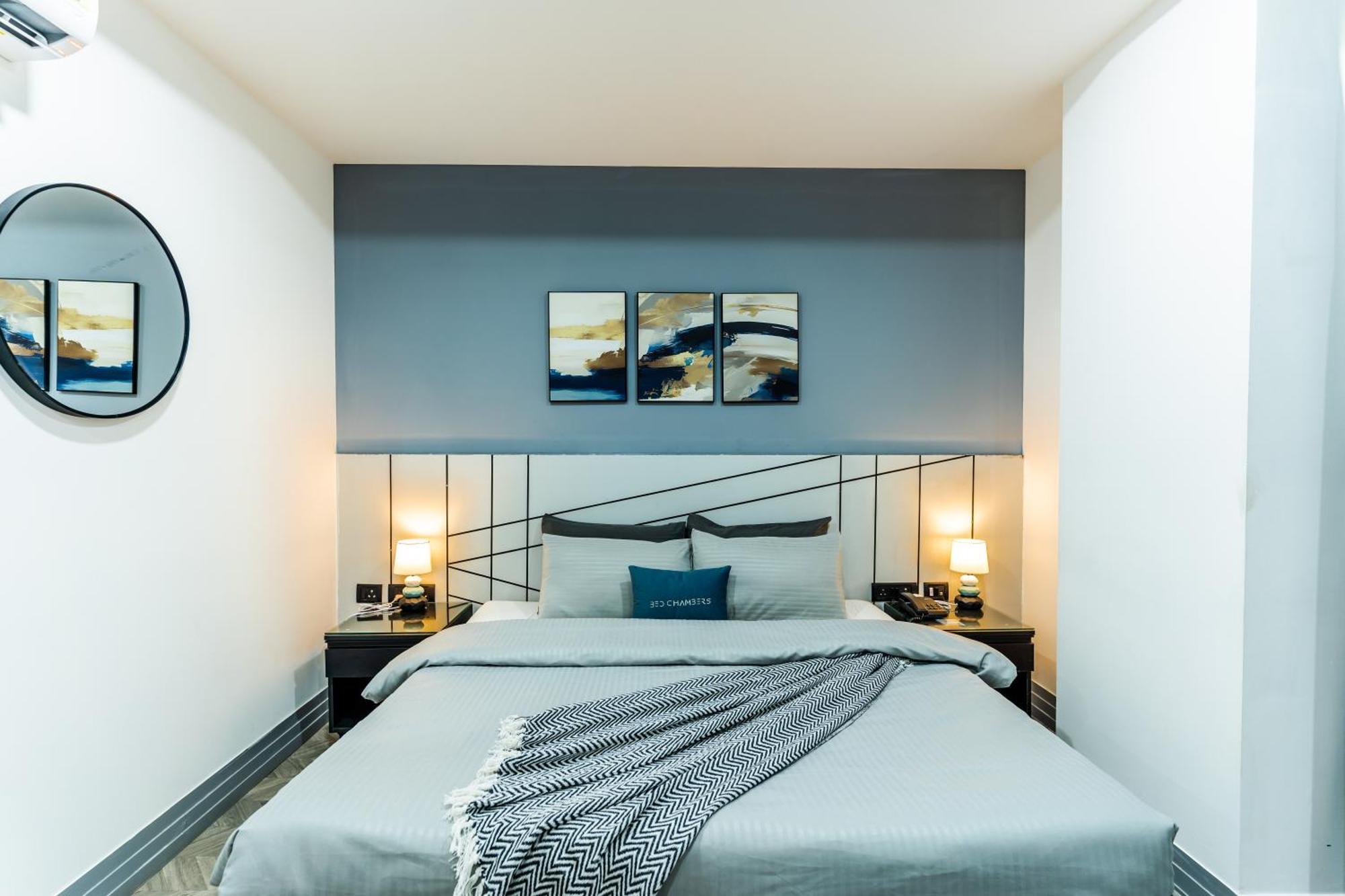 Bedchambers Luxury Apartment Near Golf Course Road 구르가온 외부 사진