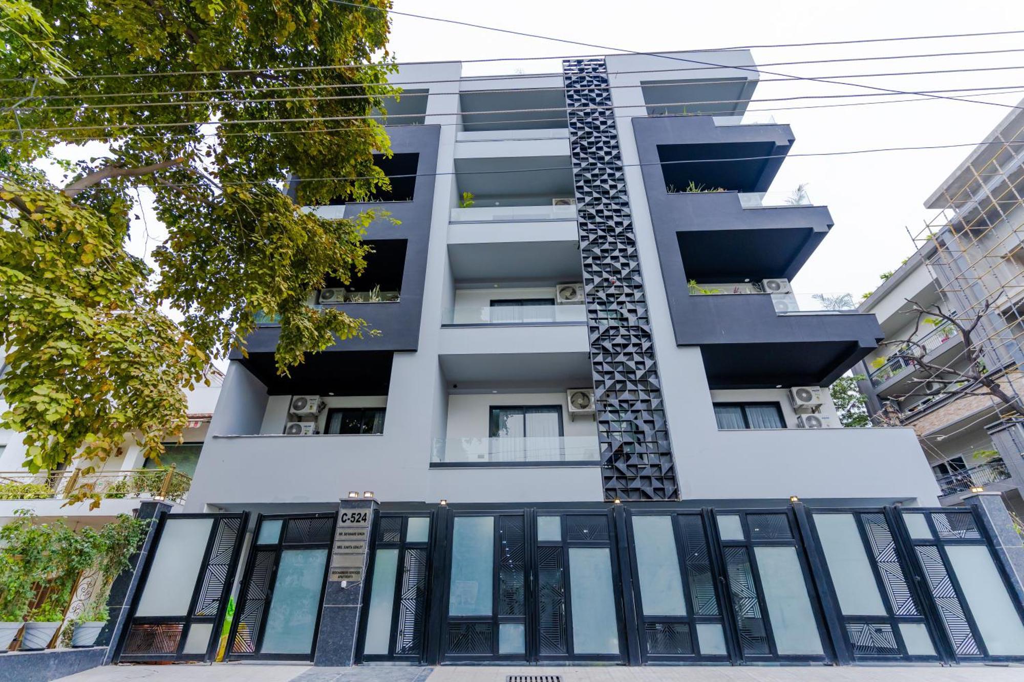 Bedchambers Luxury Apartment Near Golf Course Road 구르가온 외부 사진